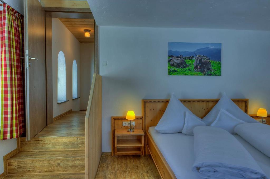 Ferien-Schloessle Michaela Apartment Riezlern Room photo
