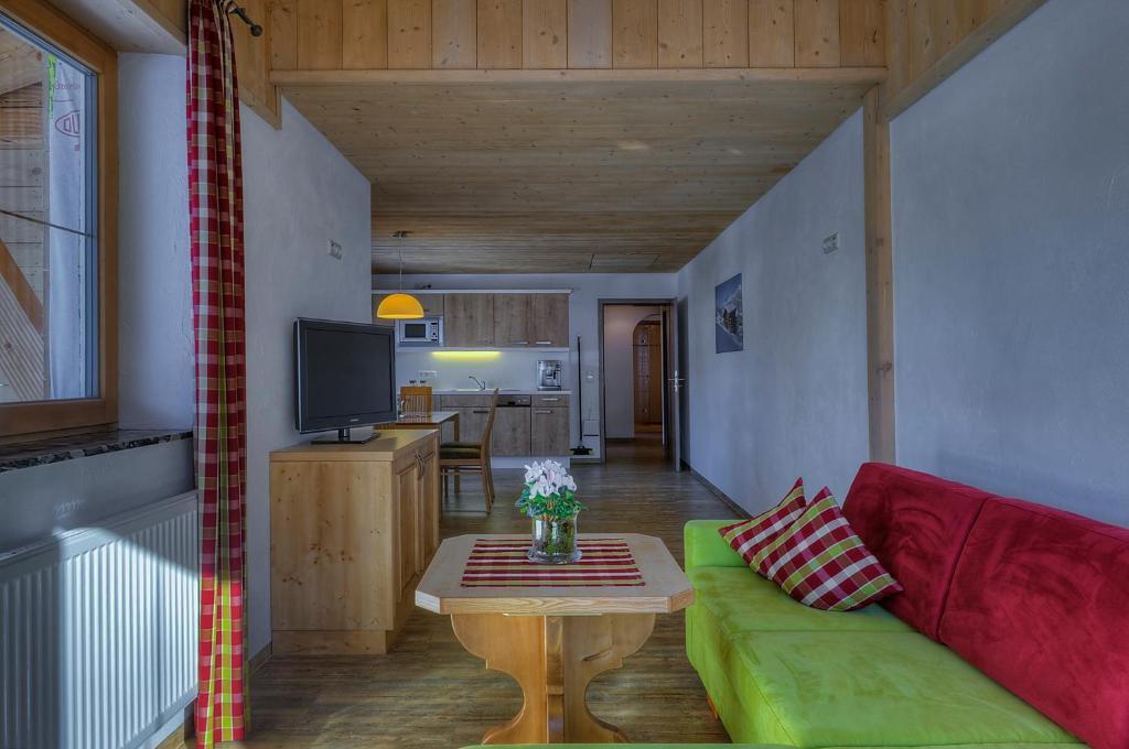 Ferien-Schloessle Michaela Apartment Riezlern Room photo
